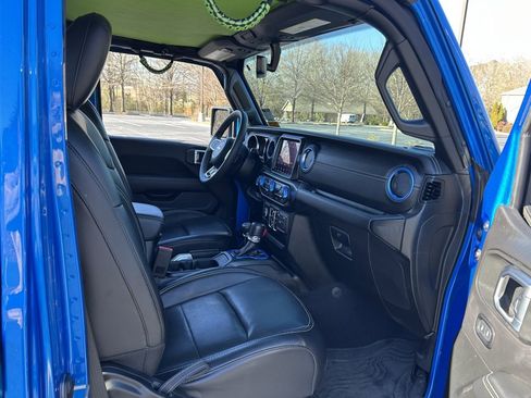 Used 2023 Jeep Gladiator Overland w/ Popular Equipment Package image 45