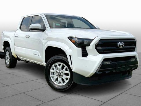 Used 2024 Toyota Tacoma SR5 image 3
