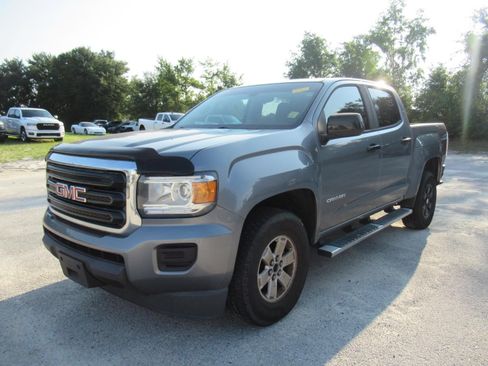 Used 2020 GMC Canyon 2WD Crew Cab w/ Convenience Package image 2
