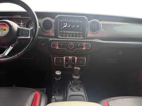Used 2021 Jeep Wrangler Unlimited Sahara AWD/4WD image 11