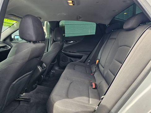 Used 2018 Chevrolet Malibu LT FWD image 16