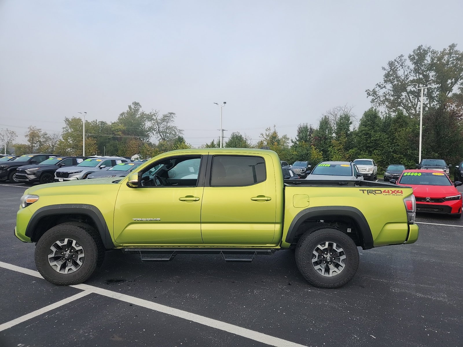 Used 2023 Toyota Tacoma TRD Off-Road w/ TRD Premium Off Road Package AWD/4WD image 4