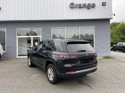 Used 2023 Jeep Grand Cherokee Laredo X AWD/4WD image 4