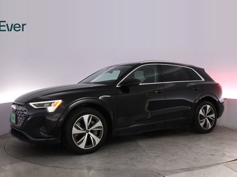 Used 2024 Audi Q8 e-tron Premium Plus w/ Premium Plus Package AWD/4WD image 18