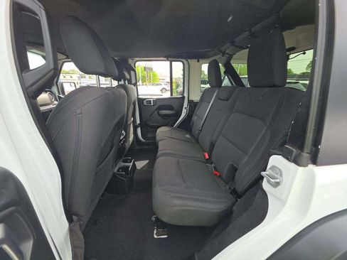 Used 2018 Jeep Wrangler Unlimited Sport S AWD/4WD image 5