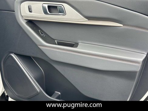 New 2026 Ford Explorer Active RWD image 14