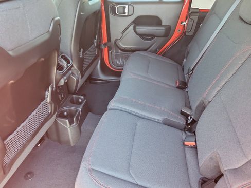 New 2025 Jeep Wrangler Unlimited Rubicon w/ Convenience Group image 17