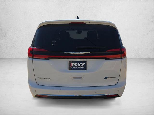 Used 2023 Chrysler Pacifica Touring-L FWD image 7