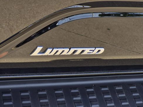 Used 2025 Toyota 4Runner Limited AWD/4WD image 10