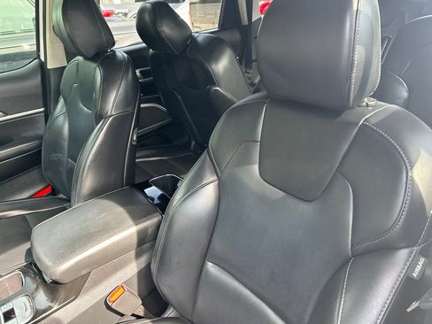 Used 2020 Kia Telluride S FWD image 11