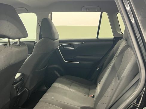 Used 2021 Toyota RAV4 XLE FWD image 9