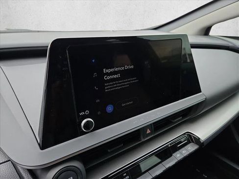 Used 2024 Toyota Prius LE image 12