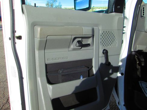 Used 2016 Ford E-450 and Econoline 450 Super Duty w/ Shuttle Bus Prep Package image 7