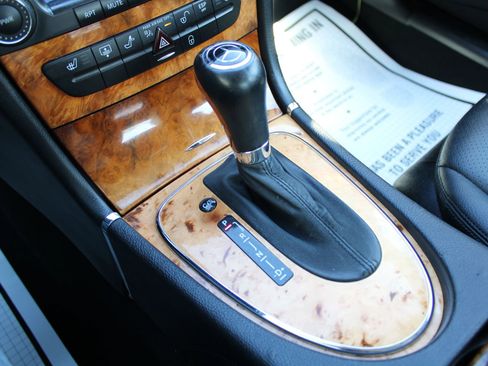 Used 2008 Mercedes-Benz E 350 4MATIC Sedan image 13