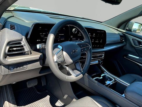 New 2026 Chevrolet Traverse LT image 15