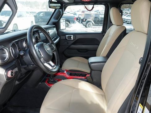 Used 2020 Jeep Wrangler Unlimited Sahara image 2