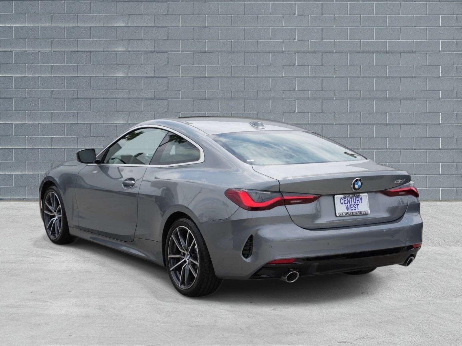 Used 2026 BMW 430i Coupe w/ Parking Assistance Package RWD image 3