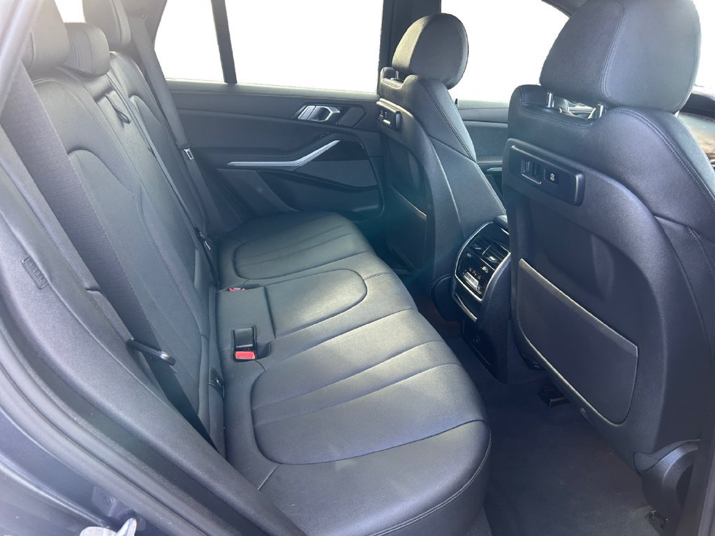 Used 2021 BMW X5 sDrive40i w/ Premium Package RWD image 15