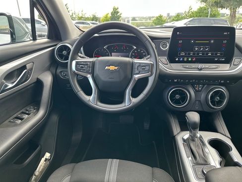 Used 2025 Chevrolet Blazer LT AWD/4WD image 29