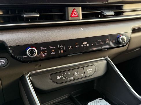 New 2026 Kia Carnival EX image 14