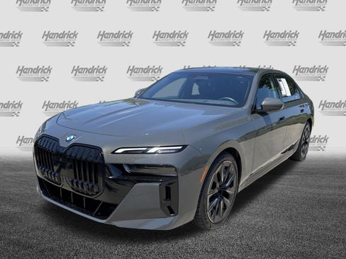 Certified 2023 BMW 740i RWD image 5