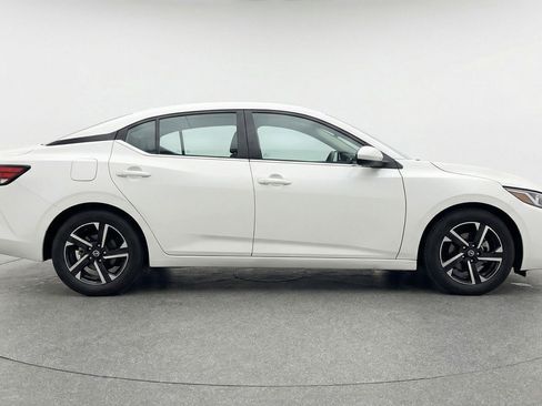 Used 2025 Nissan Sentra SV image 11