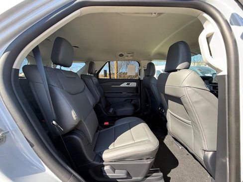 New 2026 Ford Explorer Active AWD/4WD image 15