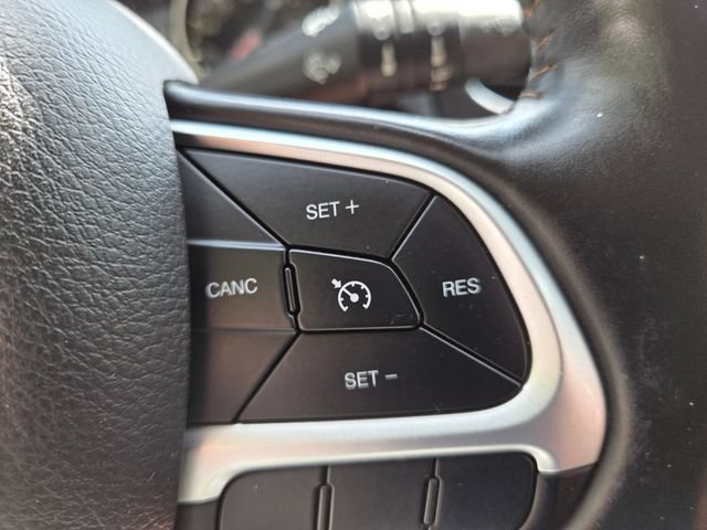 Used 2018 Jeep Compass Latitude w/ Cold Weather Group FWD image 26