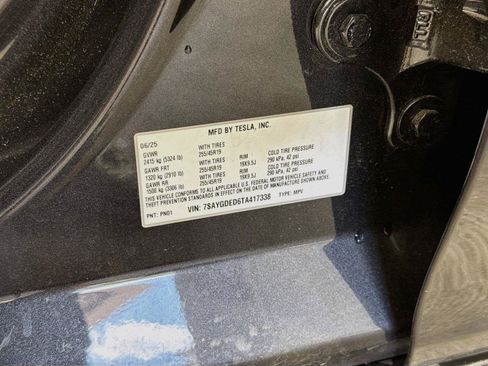 Used 2026 Tesla Model Y Long Range RWD image 21