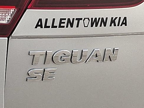 Used 2021 Volkswagen Tiguan SE R-Line AWD/4WD image 29