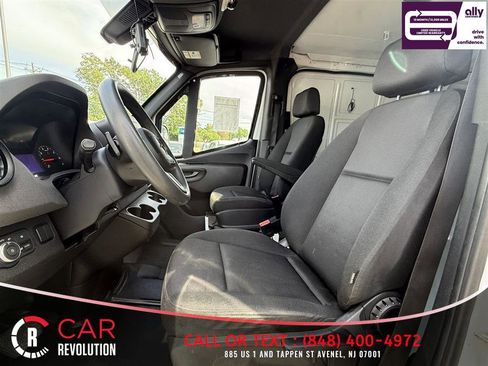 Used 2023 Mercedes-Benz Sprinter 2500 image 10