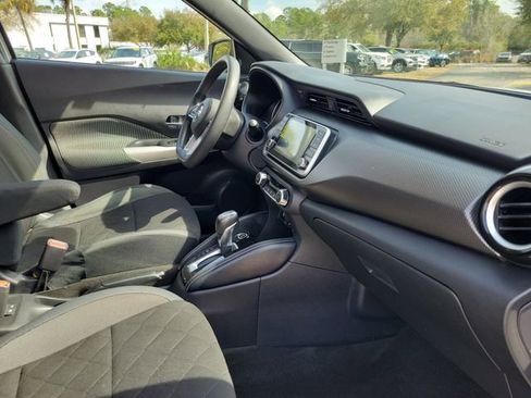 Used 2020 Nissan Kicks SV image 32