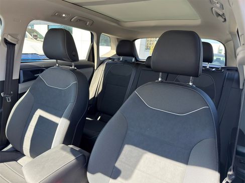 Used 2024 Volkswagen Taos SE image 14