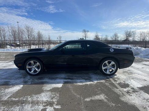 Used 2014 Dodge Challenger R/T image 6