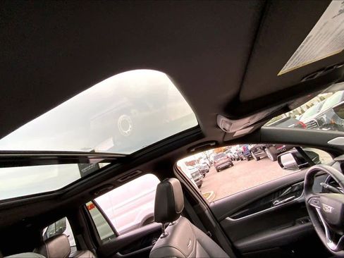 Used 2023 Cadillac XT6 Premium Luxury w/ Technology Package image 18