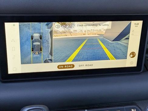 Certified 2023 Land Rover Defender 90 X-Dynamic SE image 13