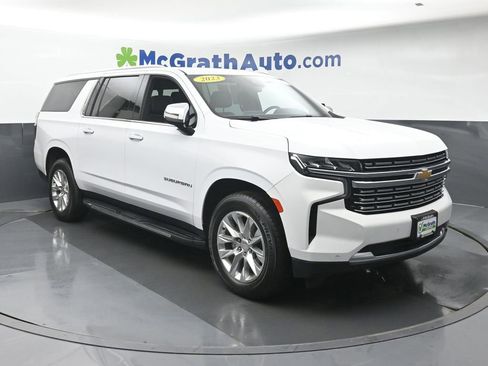 Used 2023 Chevrolet Suburban Premier image 2