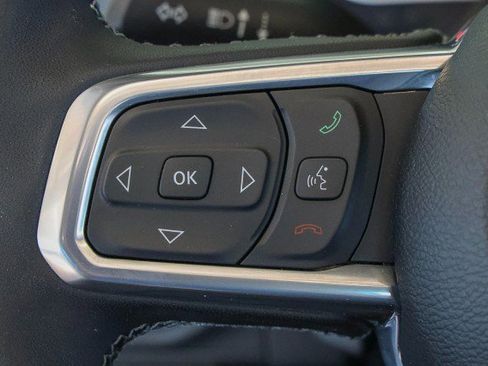 Used 2025 Jeep Wrangler Sahara image 27