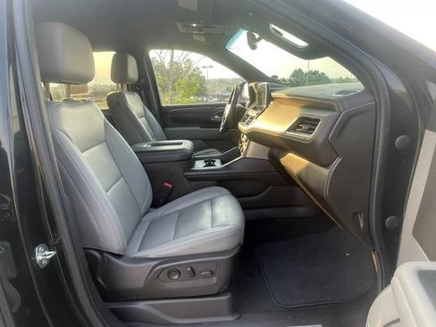 Used 2021 Chevrolet Suburban LT RWD image 34