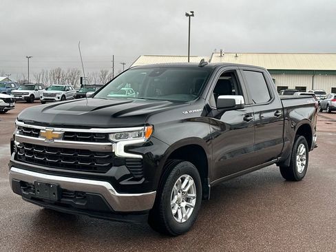 Used 2023 Chevrolet Silverado 1500 LT image 4