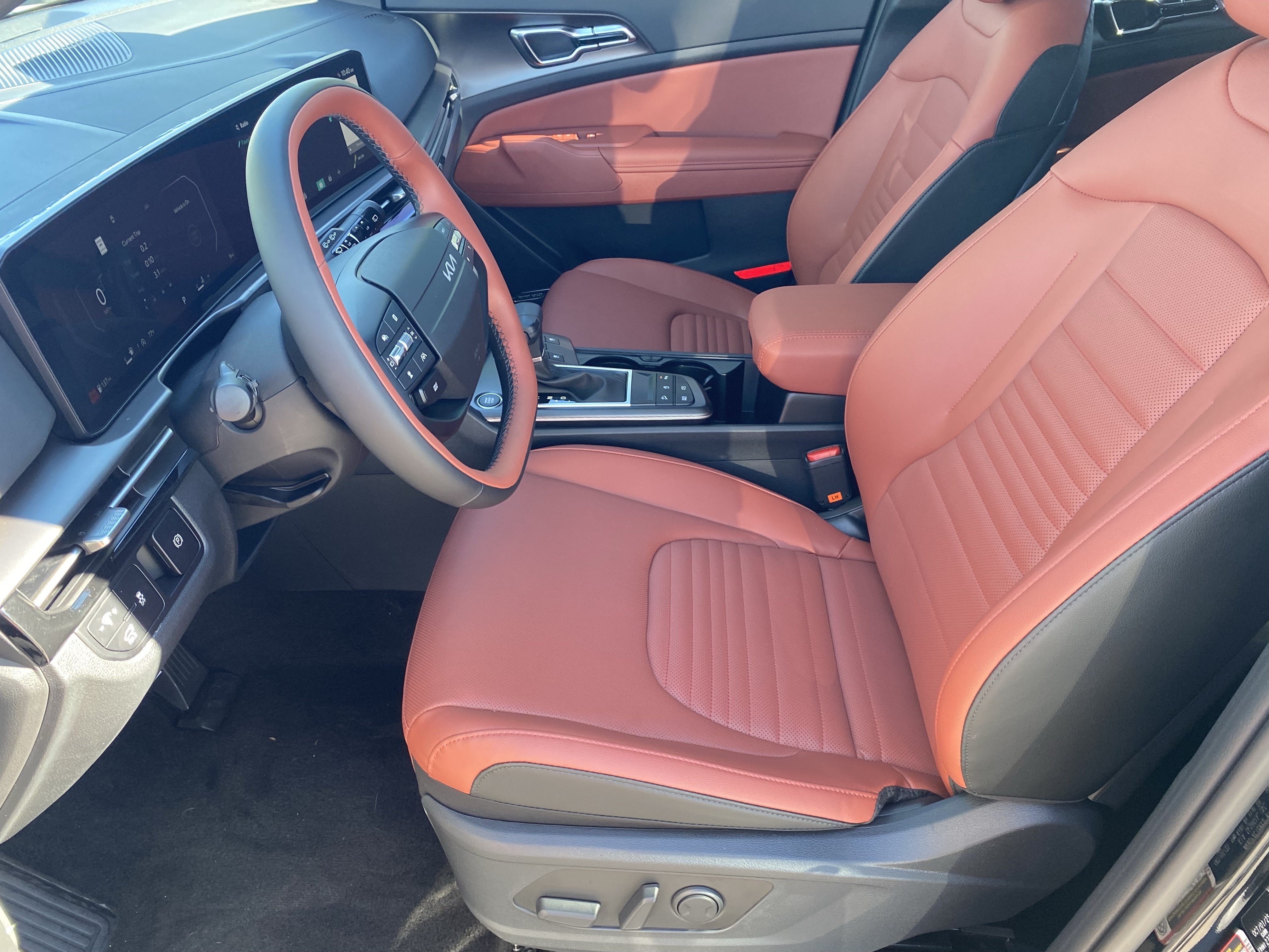 New 2026 Kia Sportage SX FWD image 17