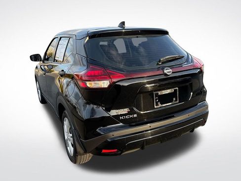 Used 2023 Nissan Kicks S image 5
