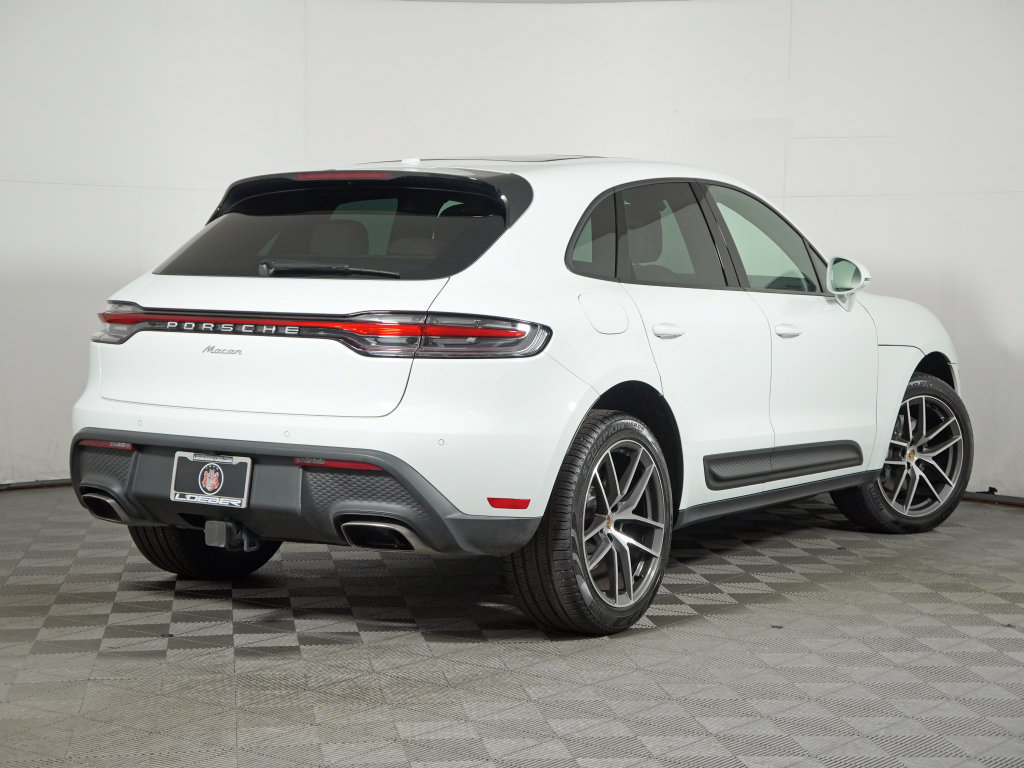 Certified 2025 Porsche Macan AWD/4WD image 7