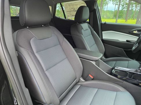 New 2026 Chevrolet Trax LT w/ Sunroof Package FWD image 26