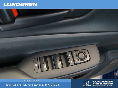 Used 2024 Toyota Prius LE FWD image 15