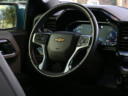 Used 2022 Chevrolet Silverado 1500 LTZ w/ LTZ Premium Package image 17