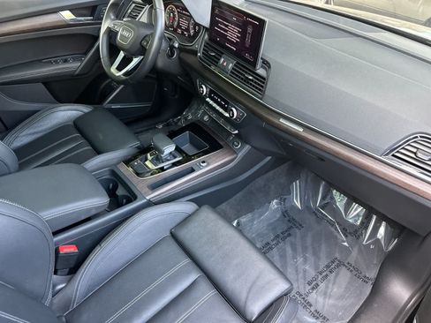 Used 2023 Audi Q5 e Premium Plus w/ Premium Plus Package AWD/4WD image 16