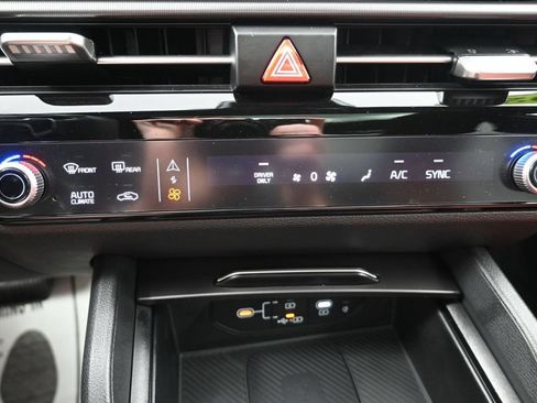 Certified 2026 Kia Sportage SX Prestige AWD/4WD image 21