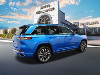 Used 2023 Jeep Grand Cherokee Overland w/ Advanced Protech Group III video 3