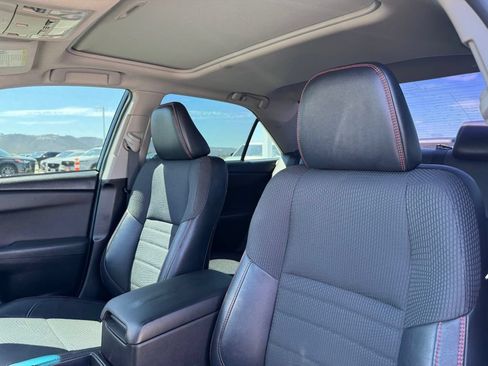 Used 2017 Toyota Camry SE w/ Moonroof Package FWD image 17